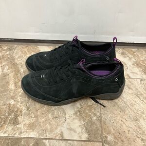 Women’s ECCO BIOM Mtn Trail &  Hiking Athletic Sneaker Shoe Size 9 / 9.5 (EU 40)